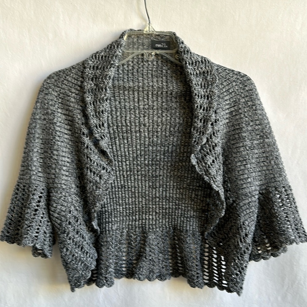 Rue21 charcoal gray heather open front shrug sweater, size M